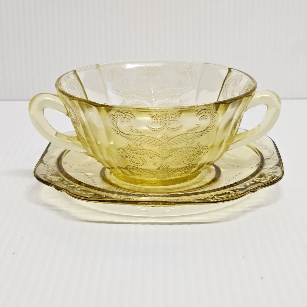 1930s Fed Glass Depression Glass Madrid Yellow 2 handle Cream/soup Bowl W/saucer
